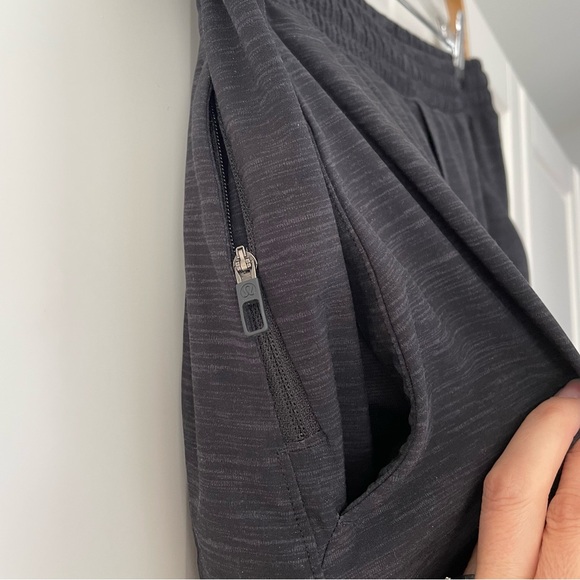 Lululemon Pace Breaker Short *Linerless 9", Black, Medium - Picture 5 of 10